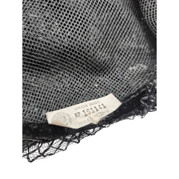Vintage 1960s Black Derby Halo Ring Hat with Short Net Veil - Picture 5 of 5